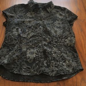 Apostrophe sheer flower top